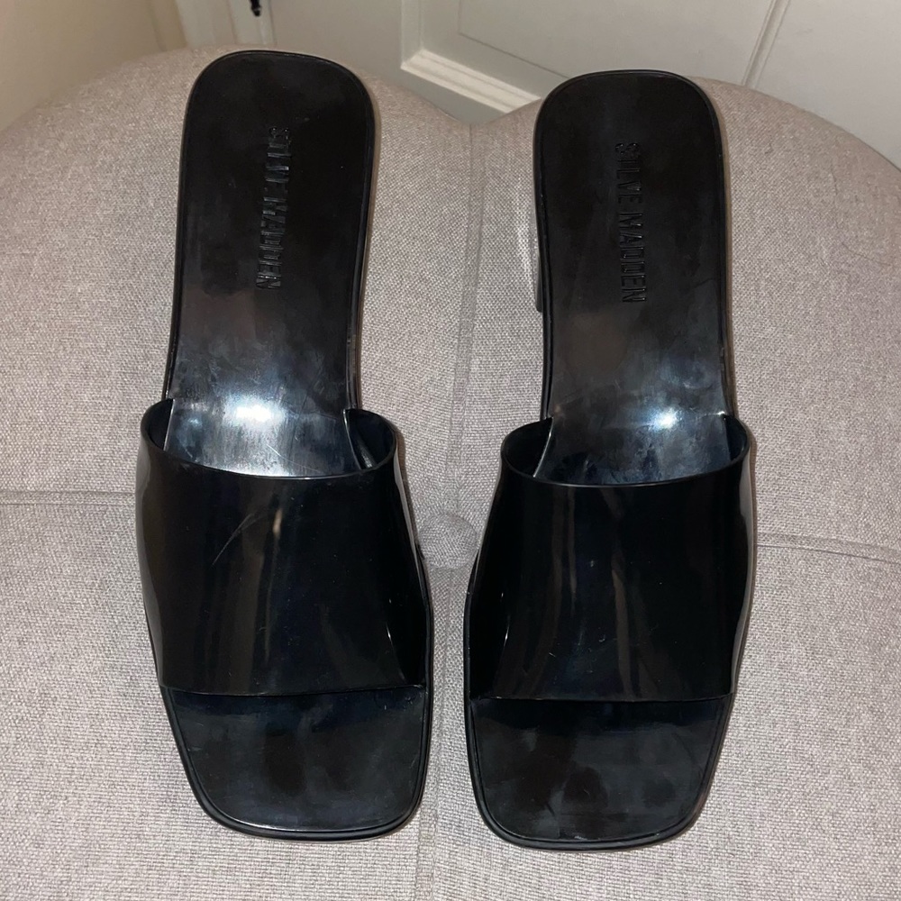 HARLIN BLACK STEVE MADDEN JELLY CHUNKY HEEL